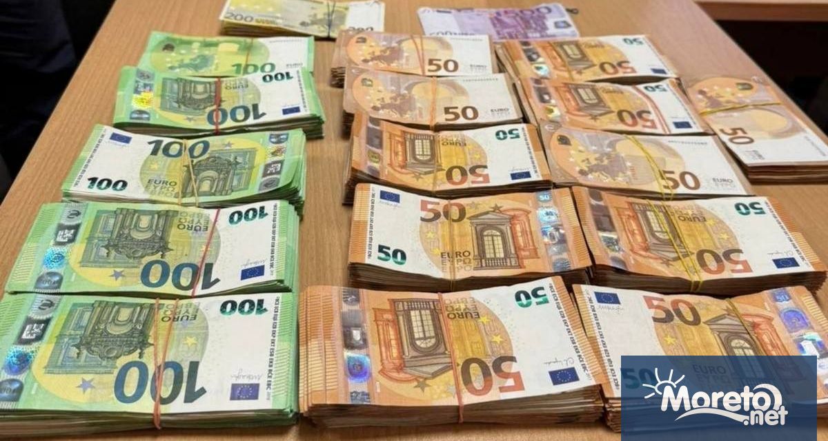 Митнически служители на ГКПП Капитан Андреево откриха недекларирана валута с