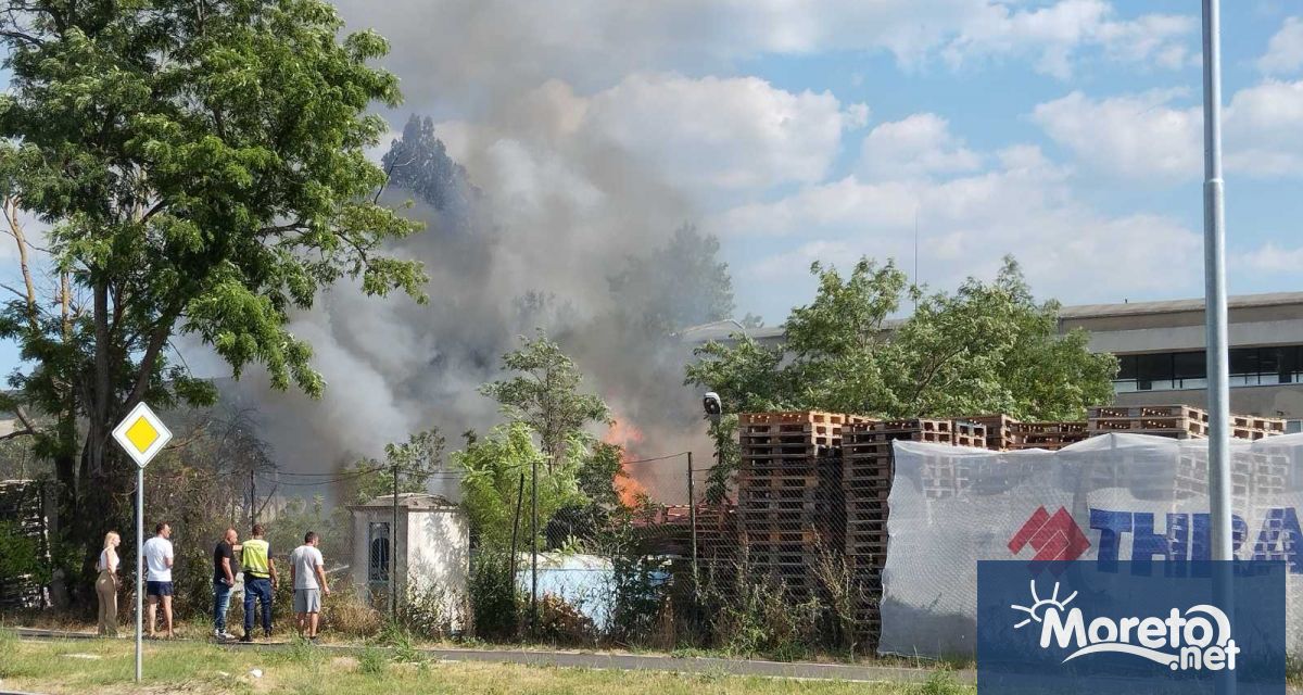 Има един пострадал при гасенето на пожара в двора на