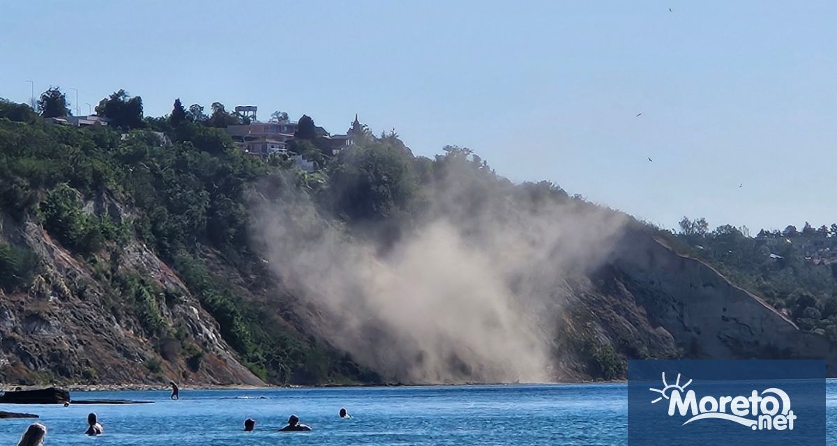 Кадри уловиха свличане на земни маси край Варна Мястото е