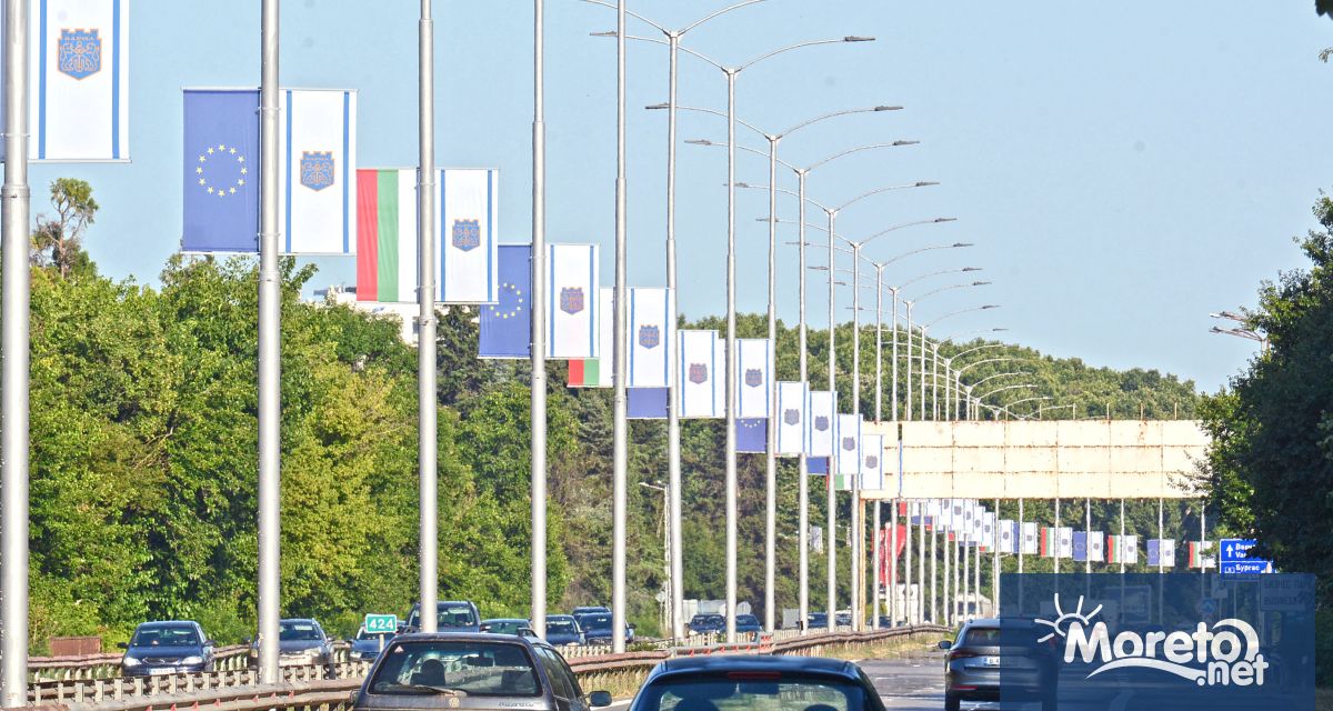 Община Варна постави общо 174 броя знамена – националния флаг