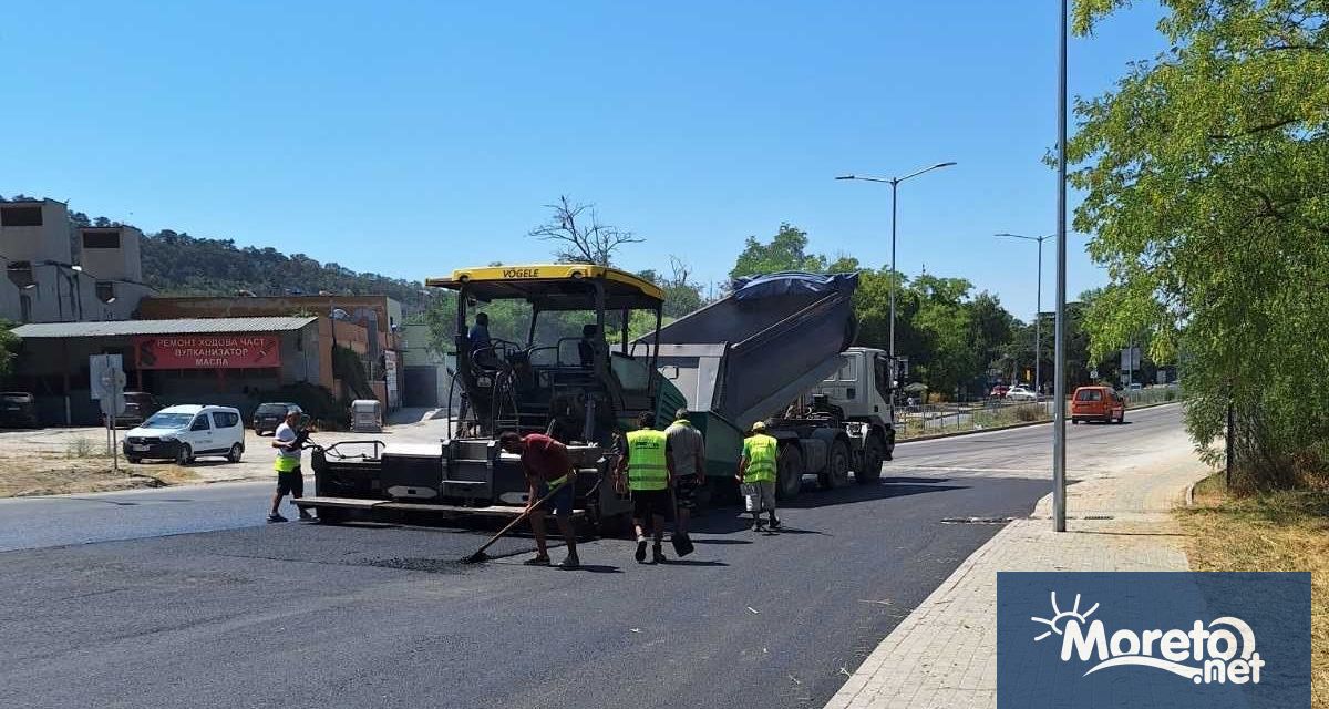 Възобновени са строителните дейности по основния ремонт на пътя от