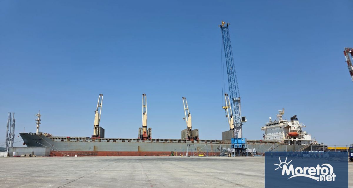 Министърът на енергетиката Жечо Станков инспектира доставката на 2526 тръби