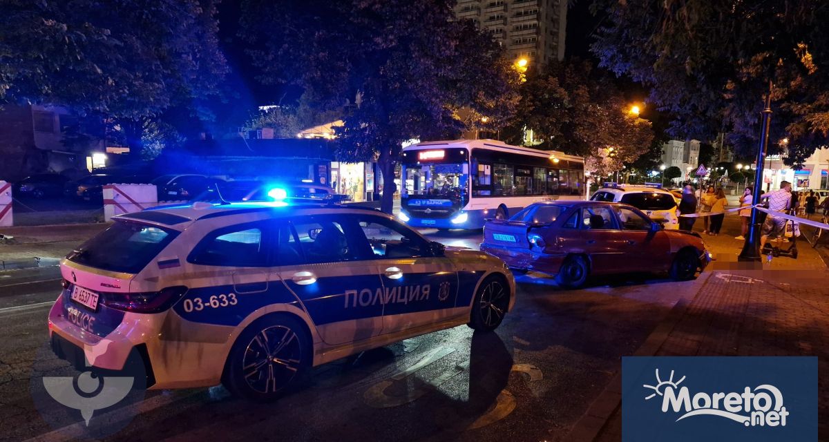 Тежък пътен инцидент с участие на полицейски автомобил е станал