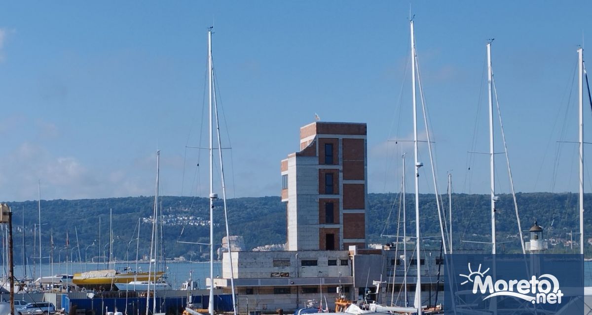 Напредва изграждането на новата Рейдова кула на пристанище Варна Изток видя