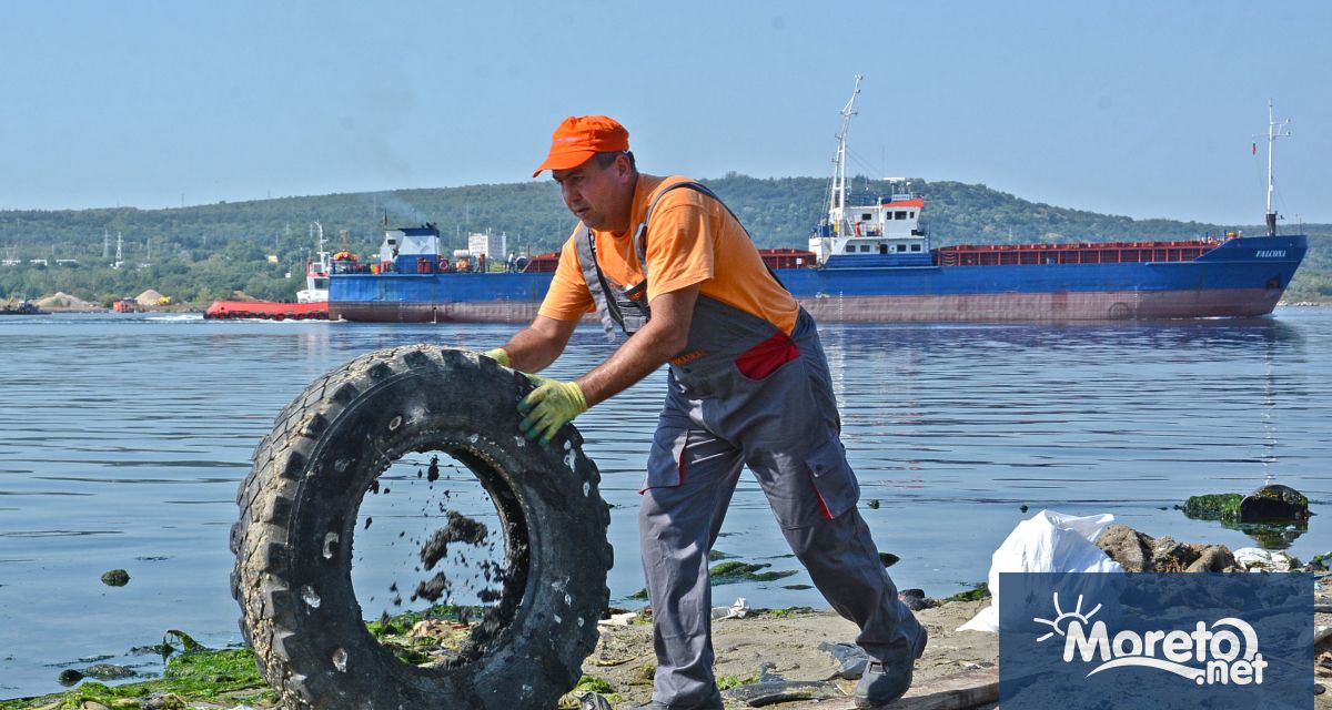 Стотици излезли от употреба автомобилни гуми кубици пластмасови и текстилни