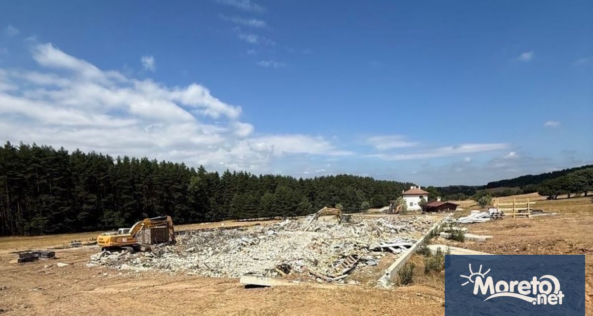 След месеци институционална битка и отлагания незаконната постройка на бизнесмена