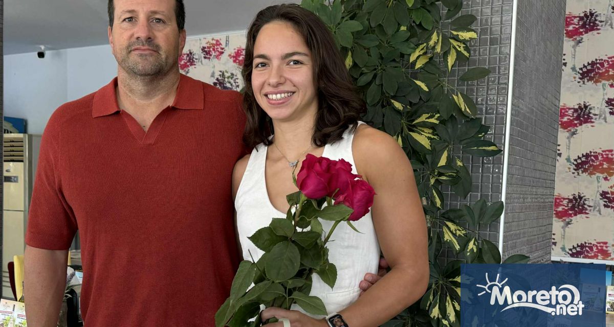 Състезателката по плуване Тея Николова заяви пред журналисти във Варна