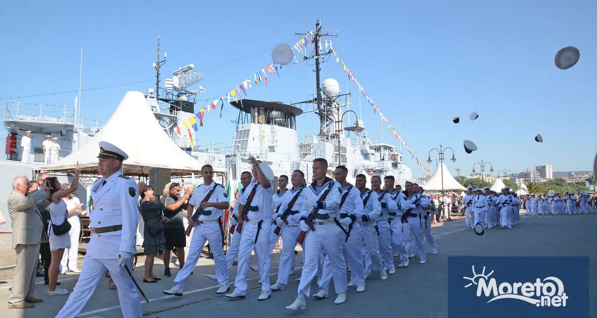 С тържествен военен ритуал във Варна 48 военнослужещи от випуск