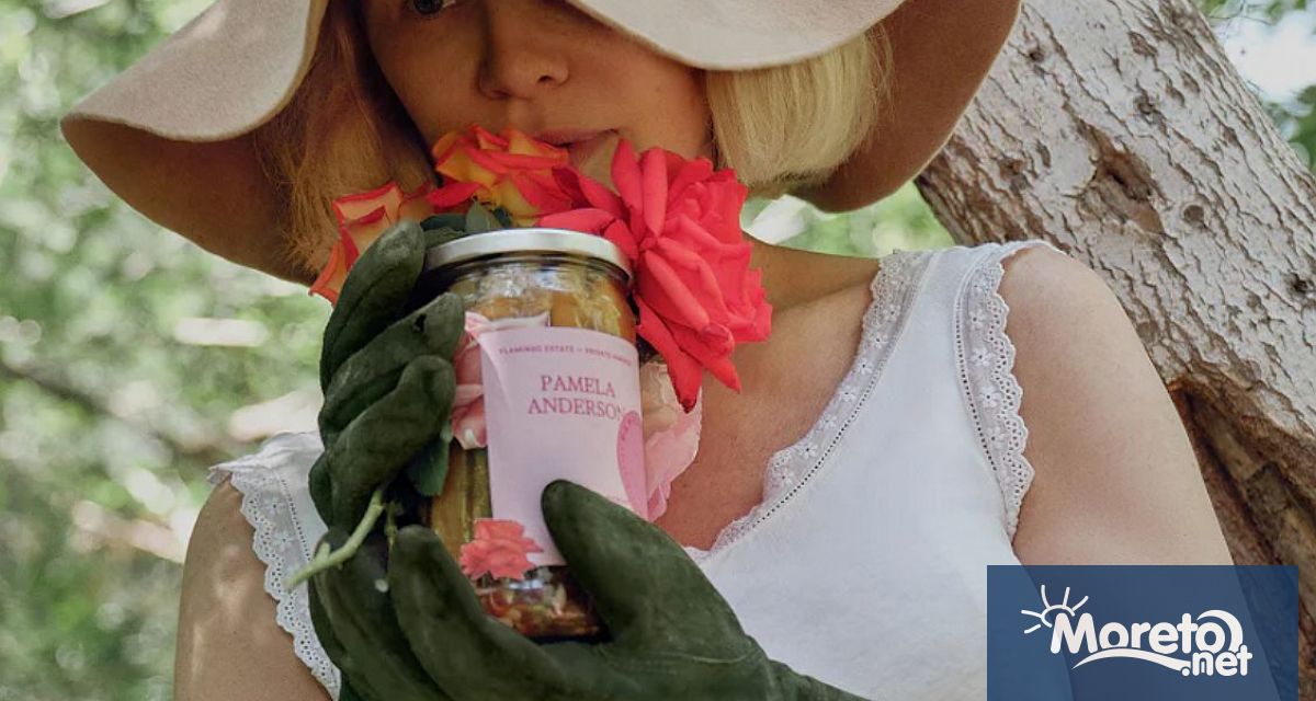 Холивудската звезда Памела Андерсън лансира своя лимитирана серия пикантни кисели