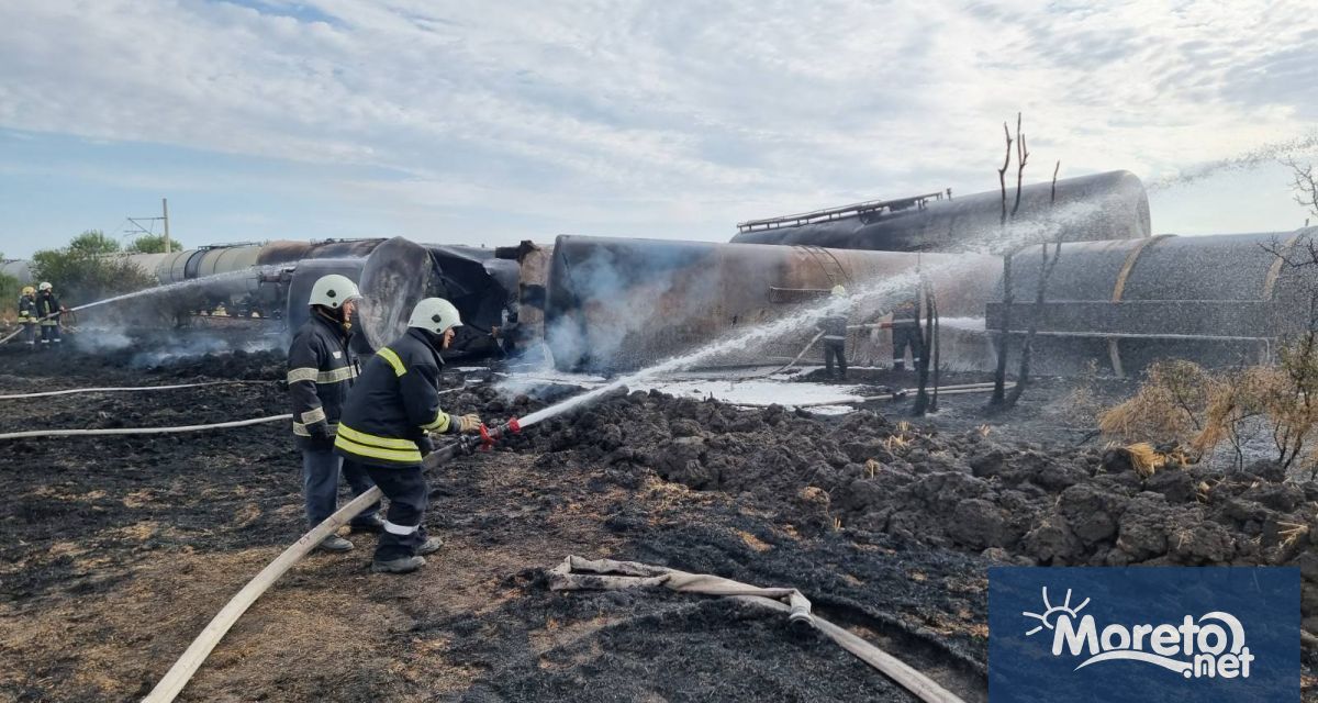 Влакова композиция с 33 вагона превозваща дизелово гориво дерайлира тази