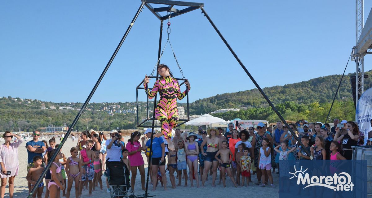 Плажът в квартал Аспарухово се превърна в истинска спортна арена