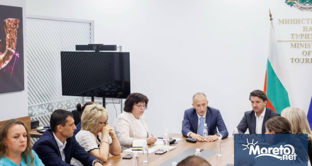 Учебните планове за професионалните гимназии по туризъм няма да се