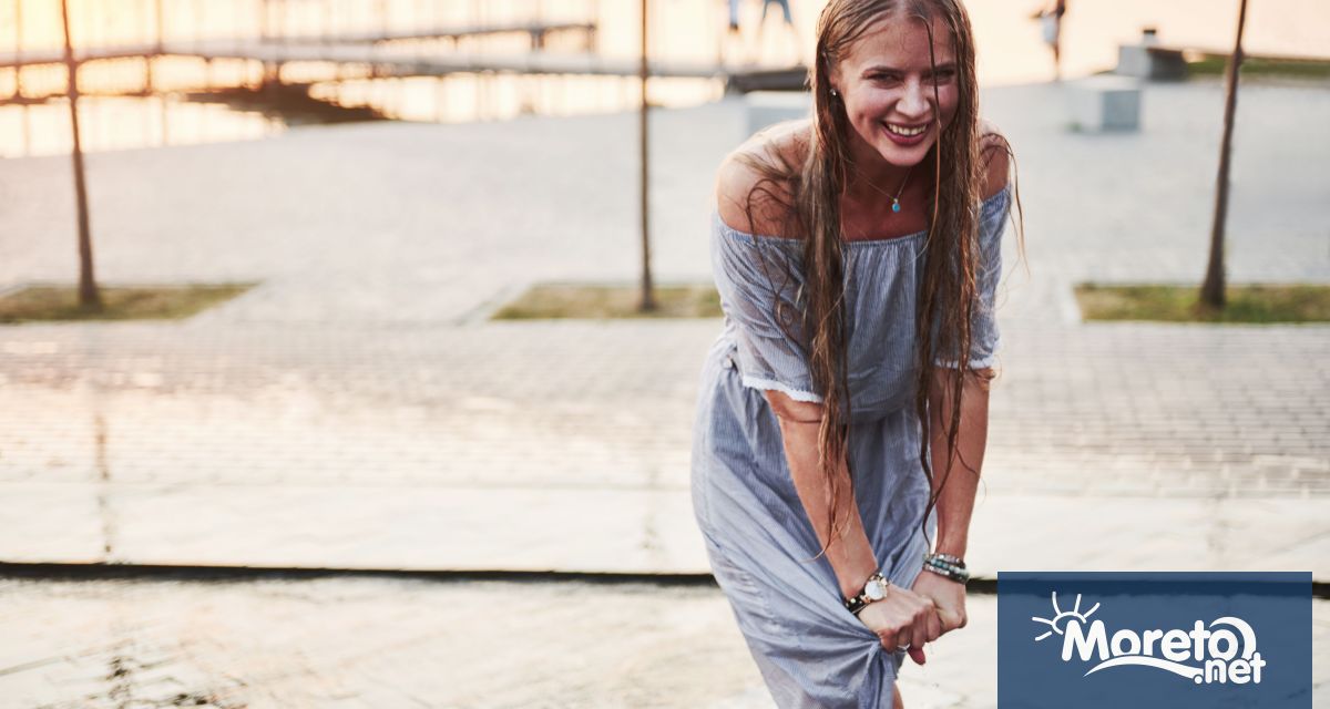 Докато за едни дъждът е досада за други е истинско