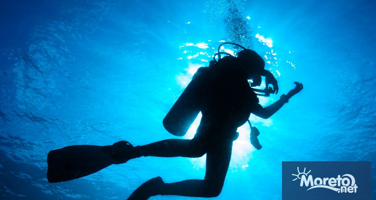 Водолазен екип извърши оглед на морското дъно край Южния плаж