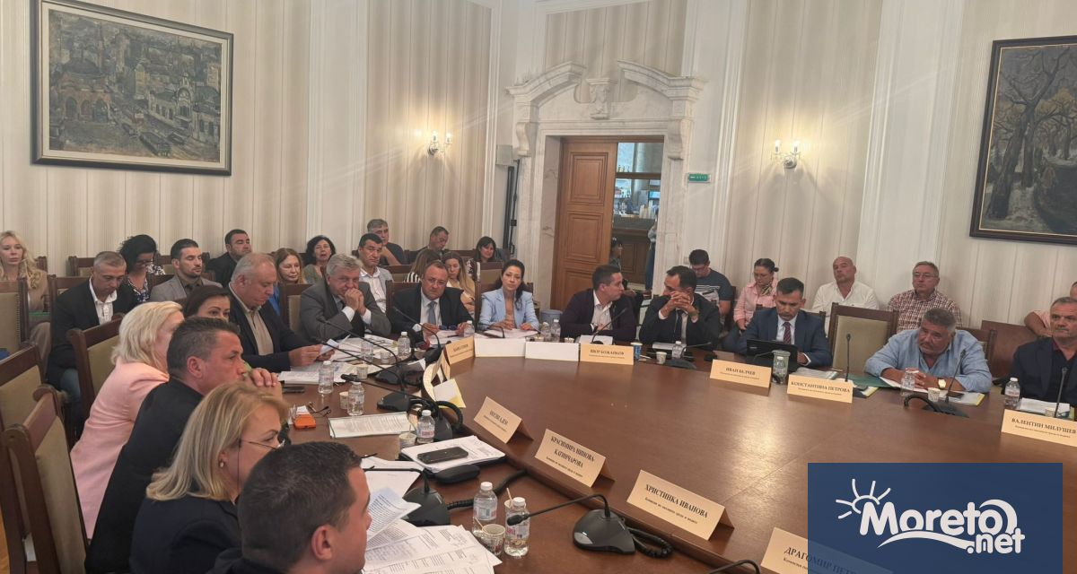 Експерти от Министерството на регионалното развитие и благоустройството и представители