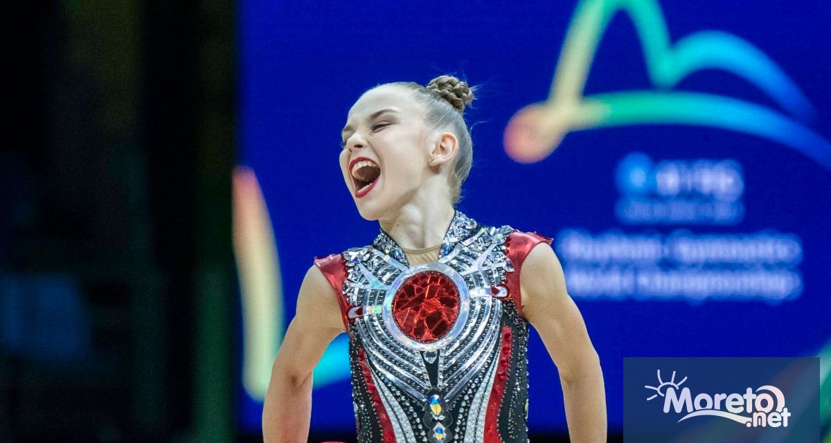 Българската художествена гимнастичка Стилияна Николова спечели сребърния медал в многобоя