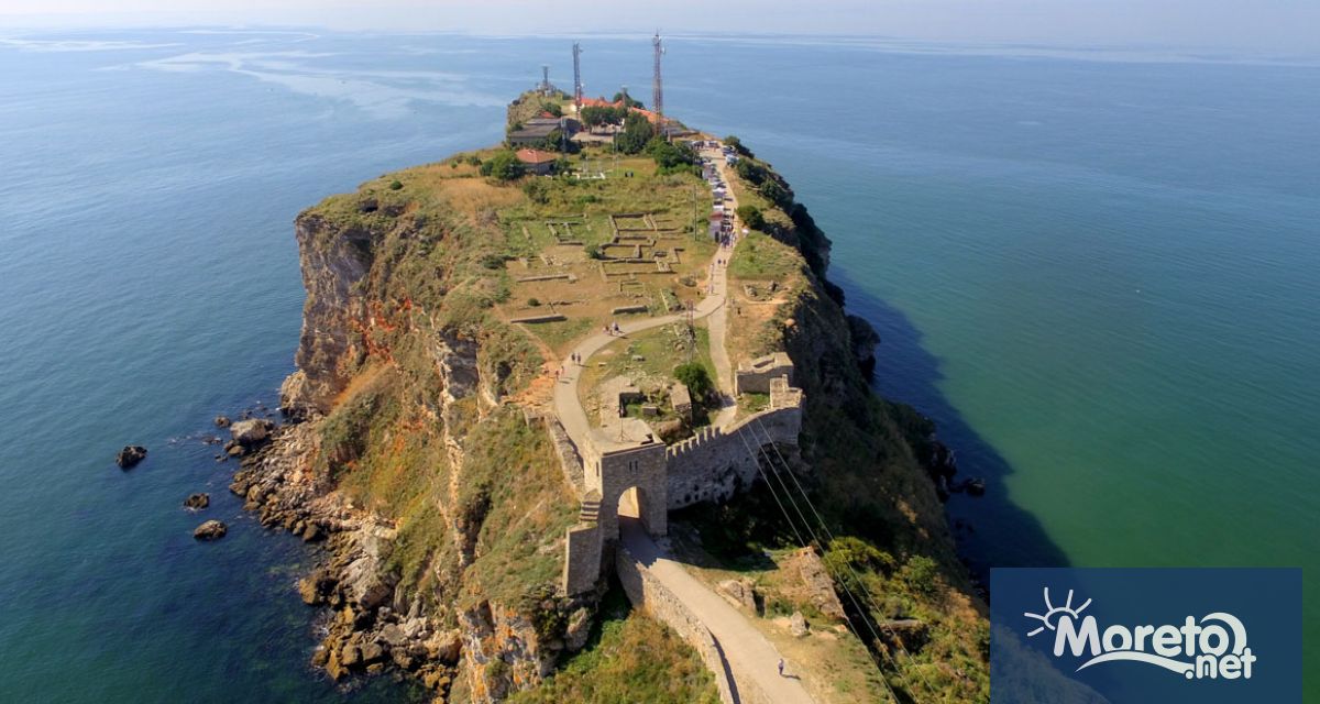 Археологическата експедиция под ръководството на доц д р Бони Петрунова директор