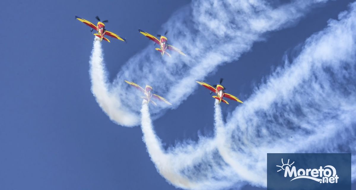 200 самолета пилоти от 12 държави и 17 часа небесно