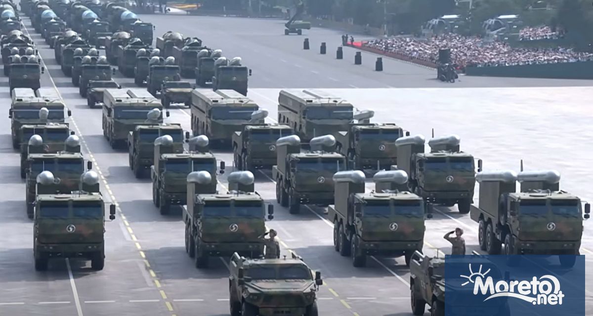 Китай показа стотици съвременни оръжия и над 10 000 войници