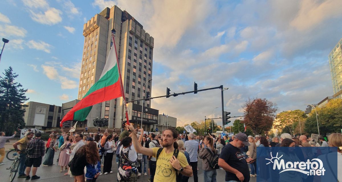 Пореден единадесети протест се провежда тази веечр във Варна с