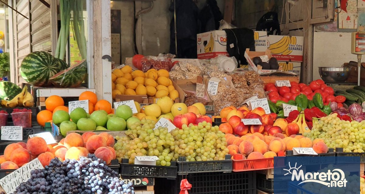 Повечето основни хранителни стоки и плодове поскъпват а цените на