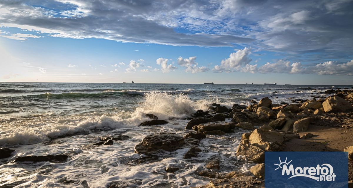 По Черноморието ще има променлива често значителна облачност Ще духа