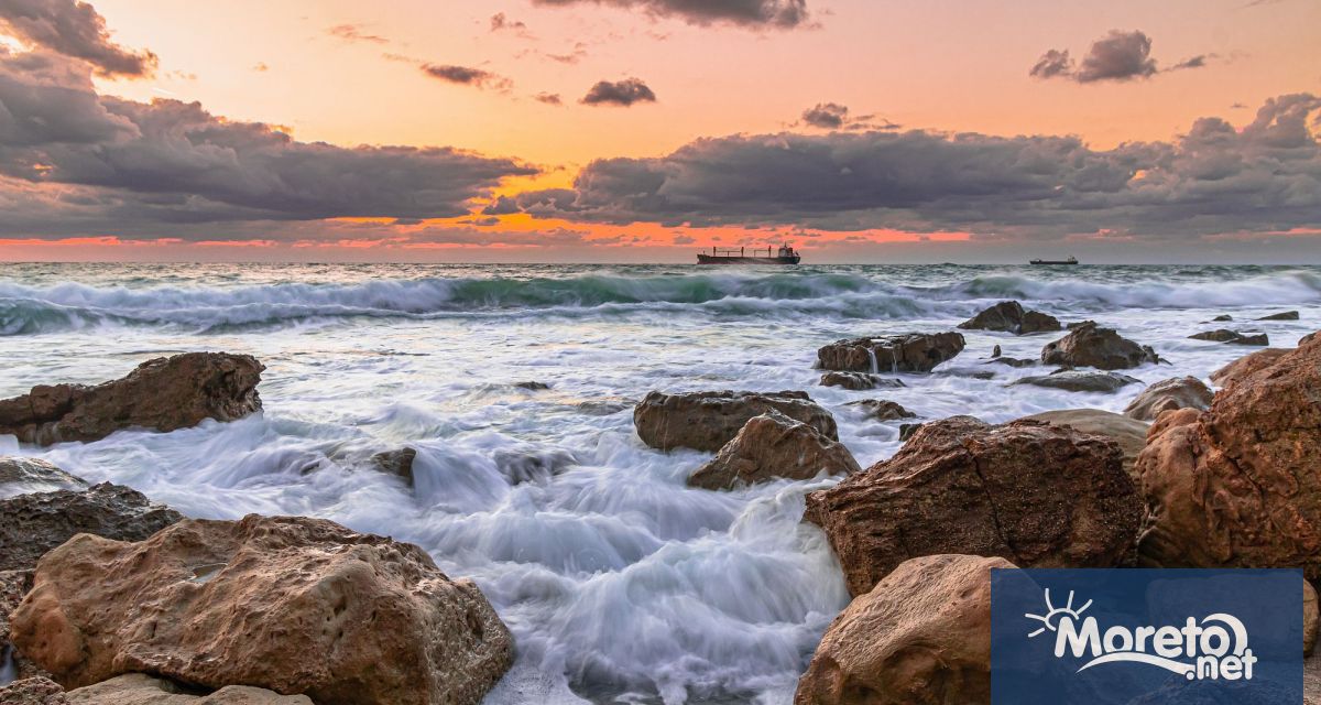 През следващото денонощие облачността над страната ще е разкъсана предимно