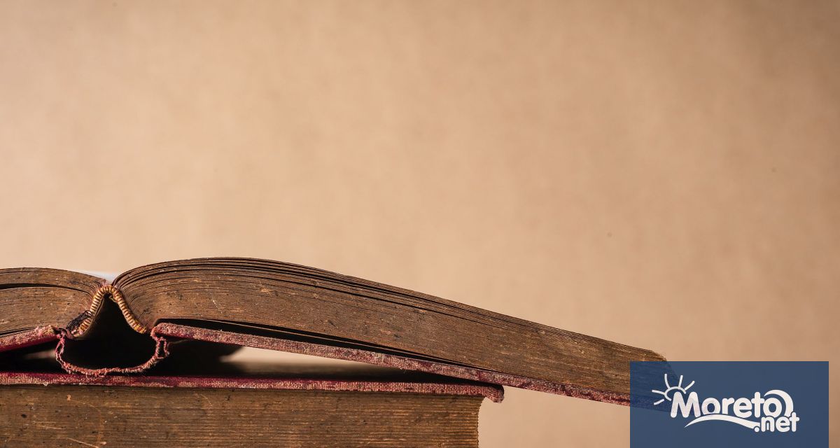 176 г – Марк Аврелий назначава сина си Комод за