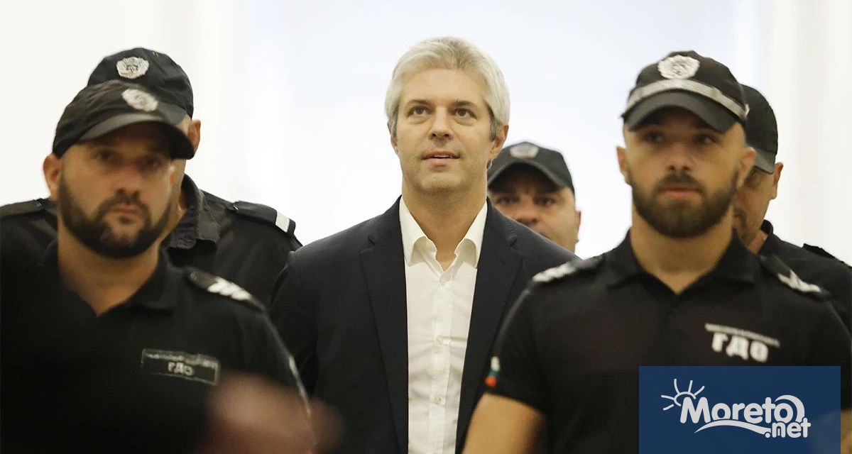 Този следобед Благомир Коцев ще бъде преместен във Варненския затвор