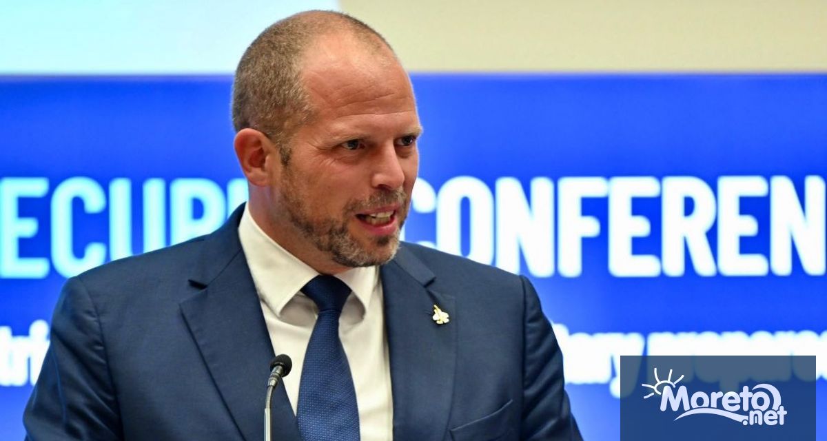 Белгийският министър на отбраната Тео Франкен предлага всички подземни паркинги