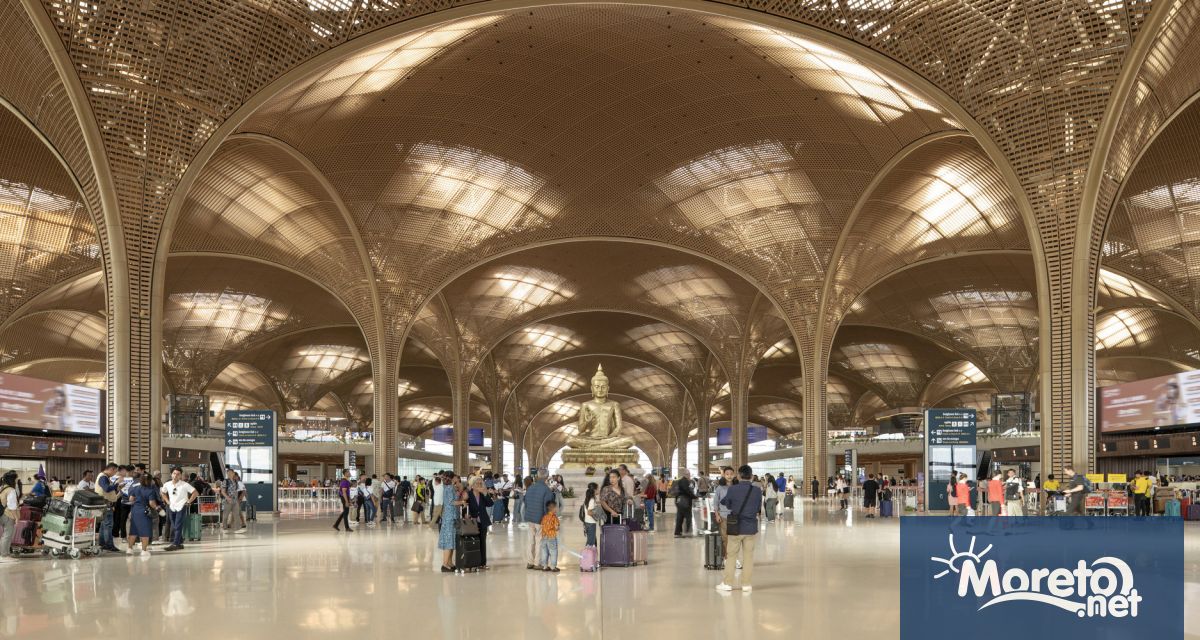 Международното летище Течо проектирано от Foster Partners отвори врати