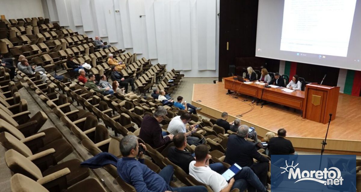 Комисията по Структури и общинска администрация към местния парламент във