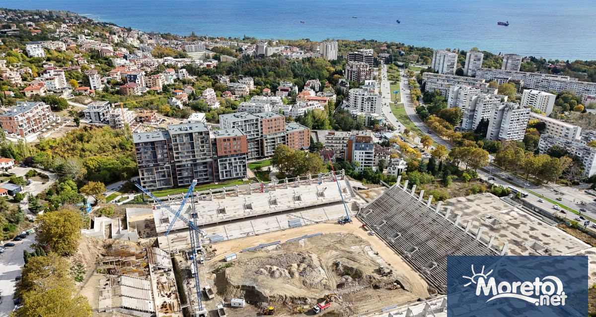 Вече над 15 години Стадион Варна продължава да стои като