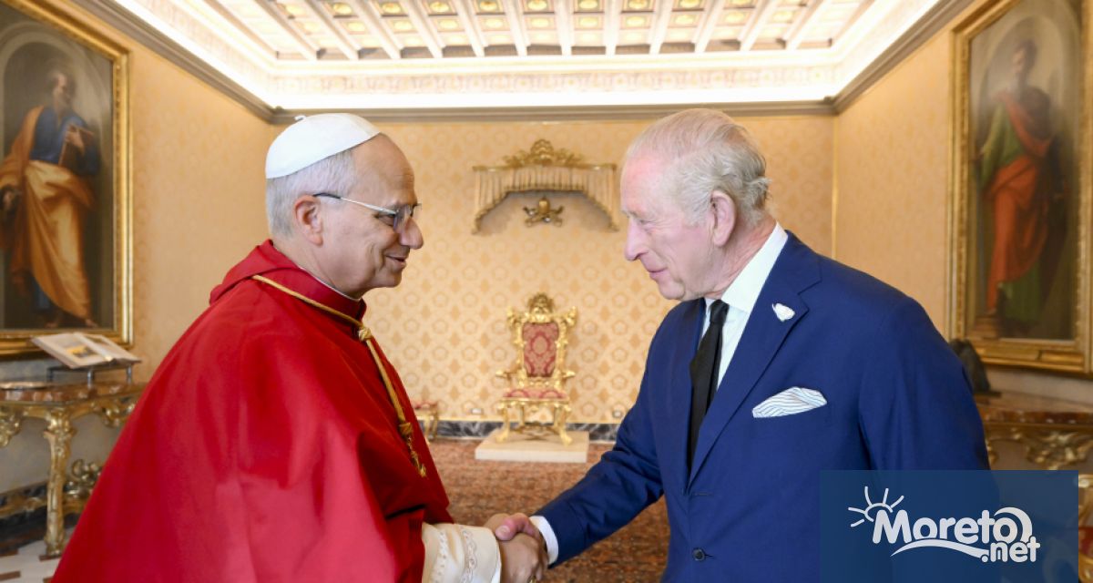 Крал Чарлз III се помоли публично с папа Лъв XIV