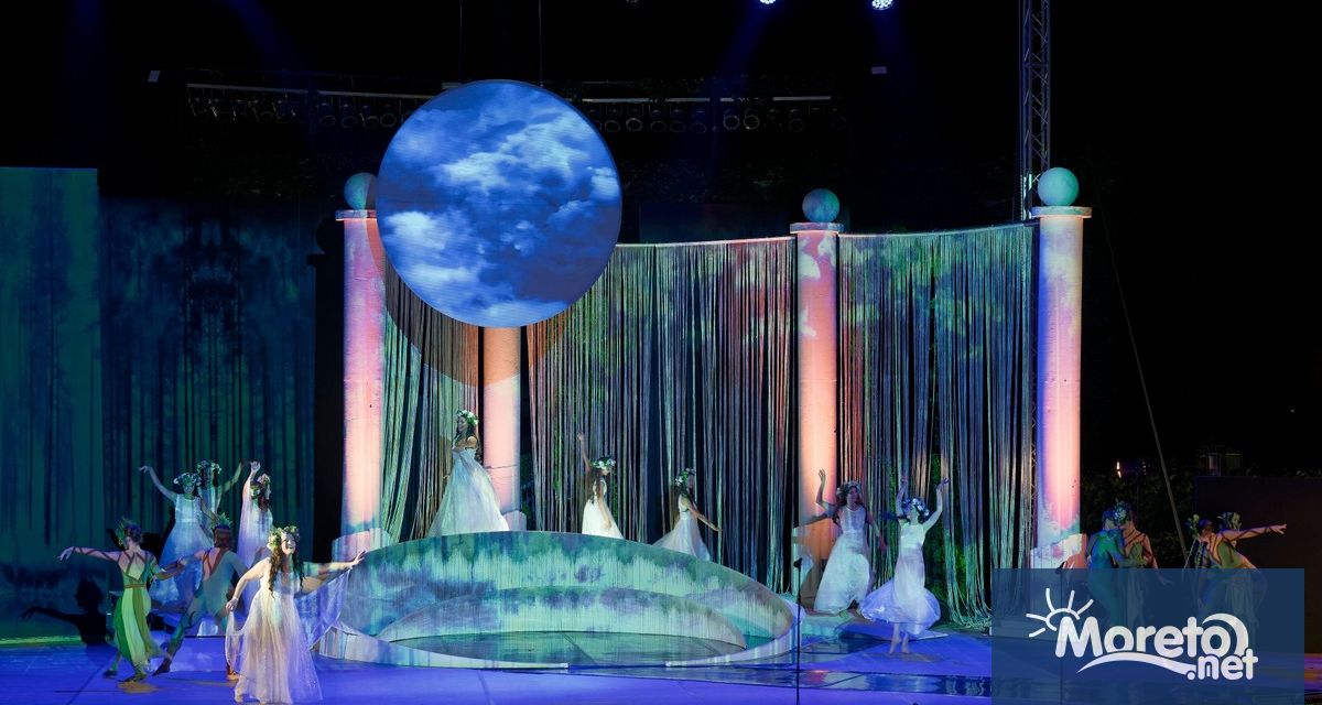 След своята блестяща премиера в Летния театър най новото заглавие в