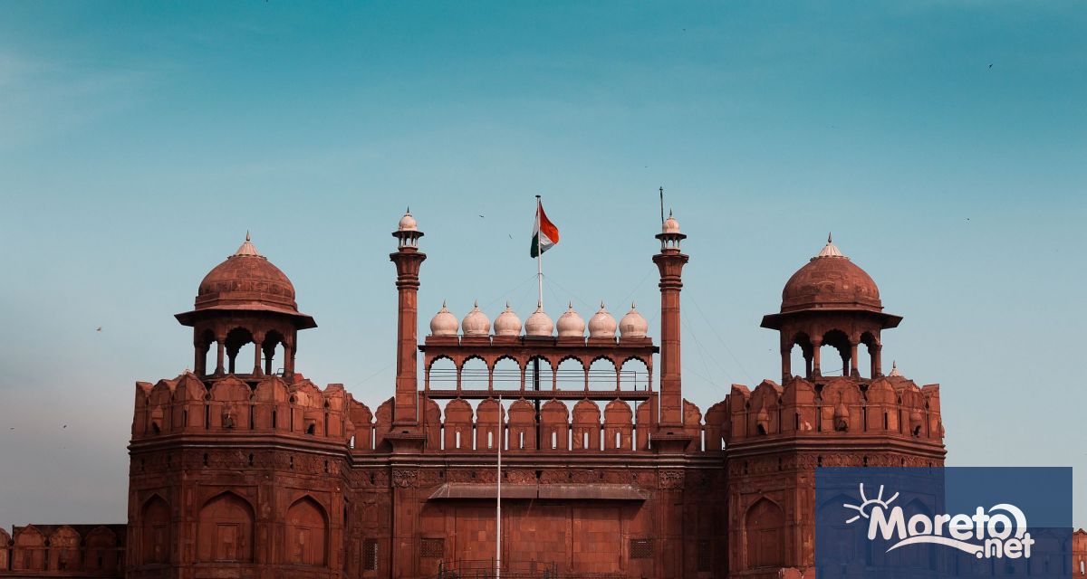 Смъртоносна автомобилна експлозия разтърси оживен район на индийската столица Делхи