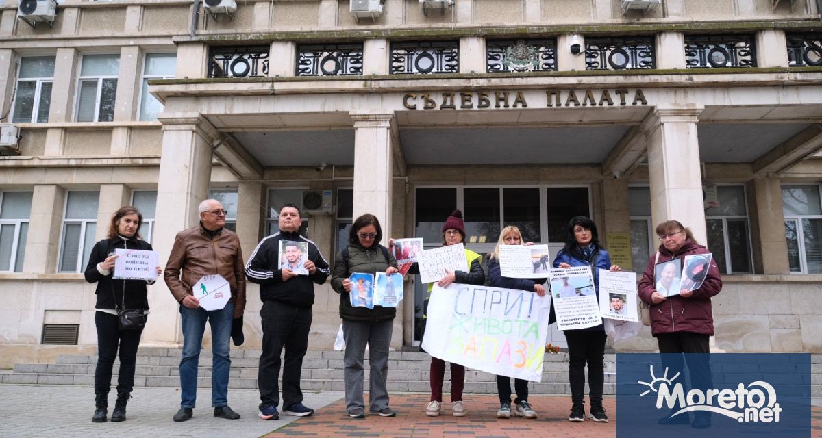 Във Варна се проведоха протест и шествие в памет на