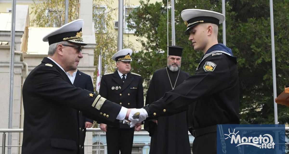 Във Висшето военноморско училище Никола Й Вапцаров във Варна днес