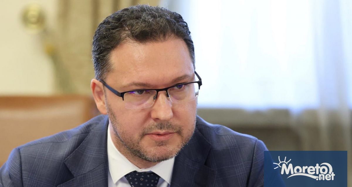 Министърът на вътрешните работи Даниел Митов обвини президента Румен Радев