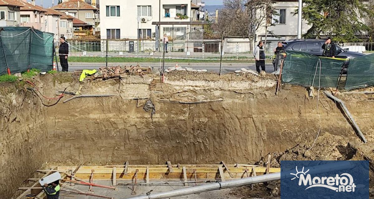 Разпоредено е спешно укрепване на строителния изкоп и възстановяване на