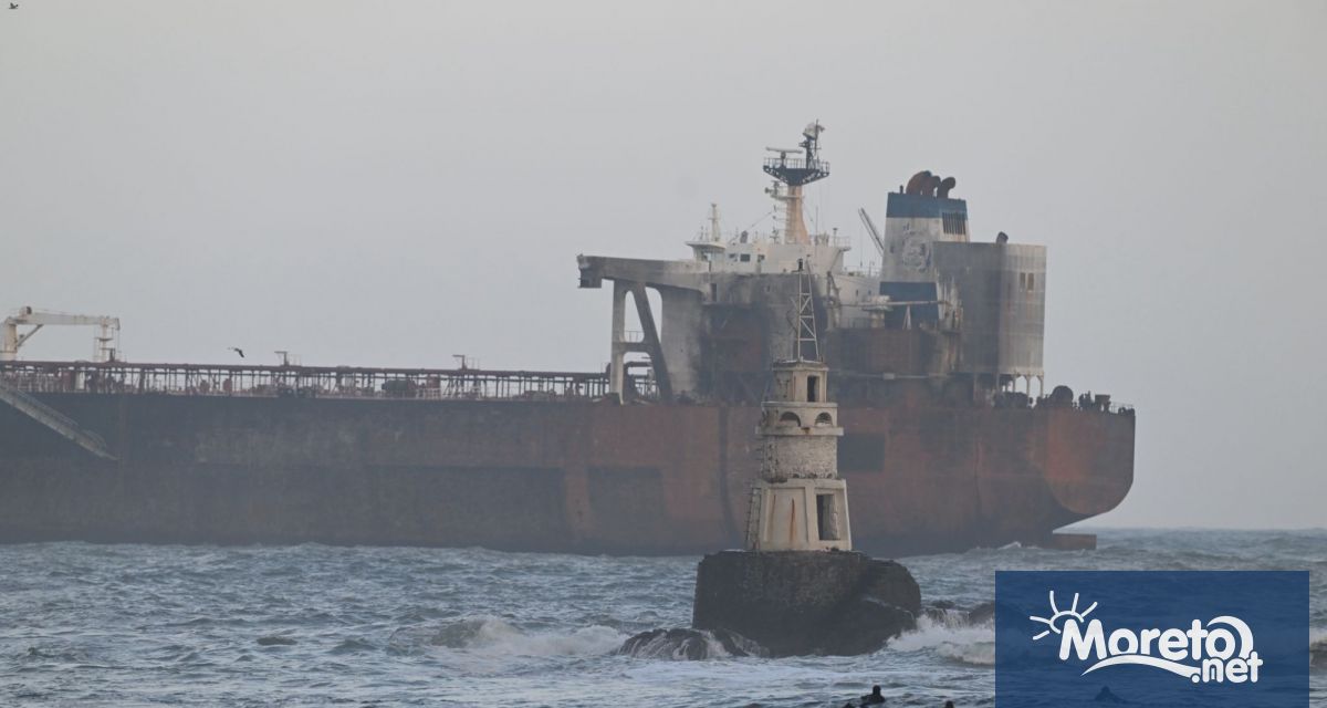 Евакуираните моряци от танкера Кайрос се транспортират към Варна след