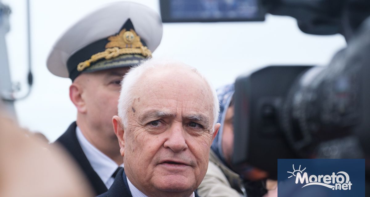 Участвалите военнослужещи в спасителната операция с танкера Кайрос заседнал край