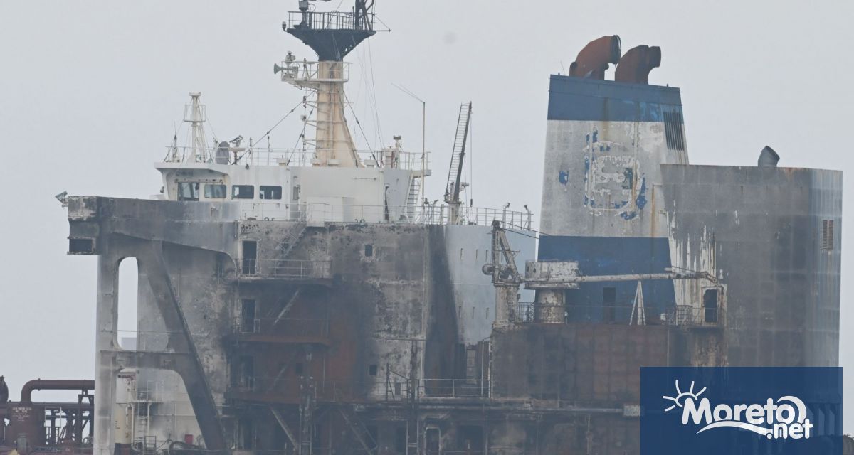 Операцията по изтегляне на танкера Кайрос заседнал край Ахтопол се