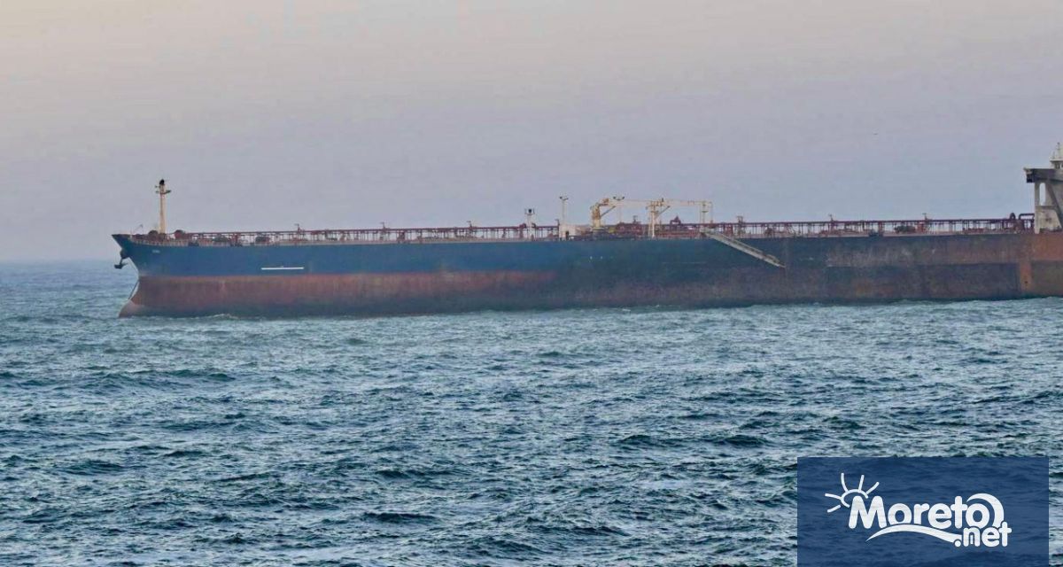 Операцията по обезопасяване и подготовка за буксировка на танкера Кайрос