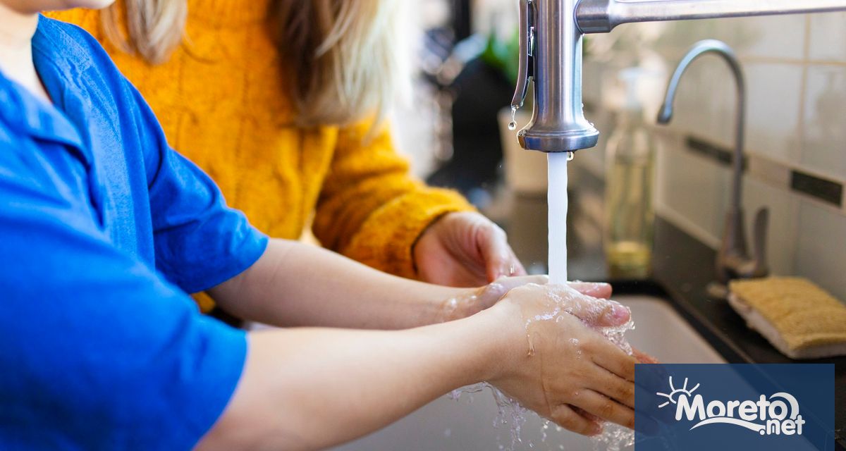 През последните месеци много варненци забелязват повече варовикови натрупвания по