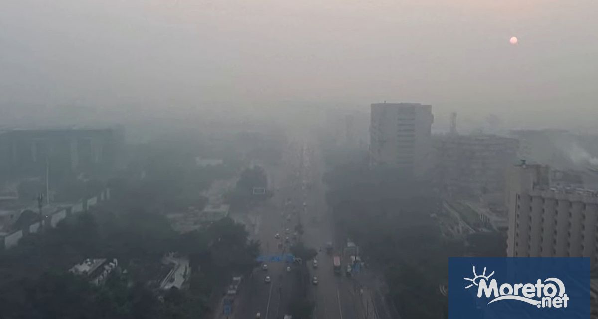 Гъст токсичен смог обгърна индийската столица Делхи и околния регион