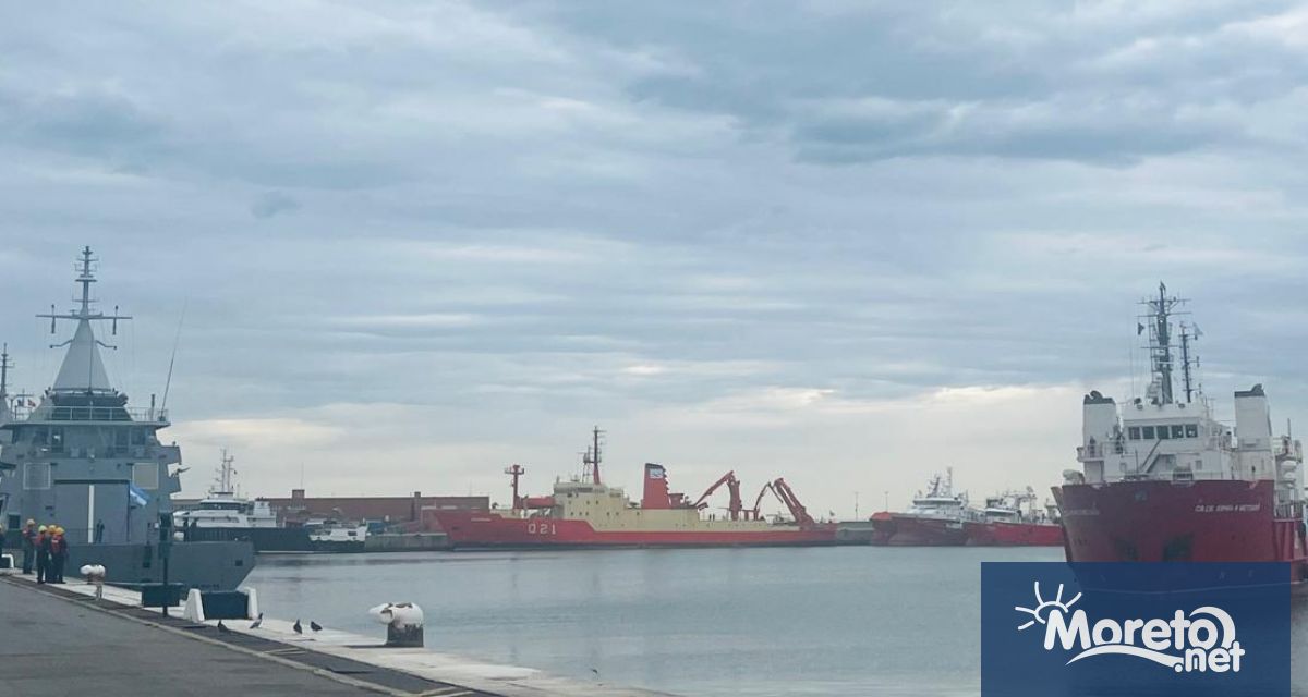 След близо едномесечно плаване през Атлантическия океан българският научноизследователски кораб