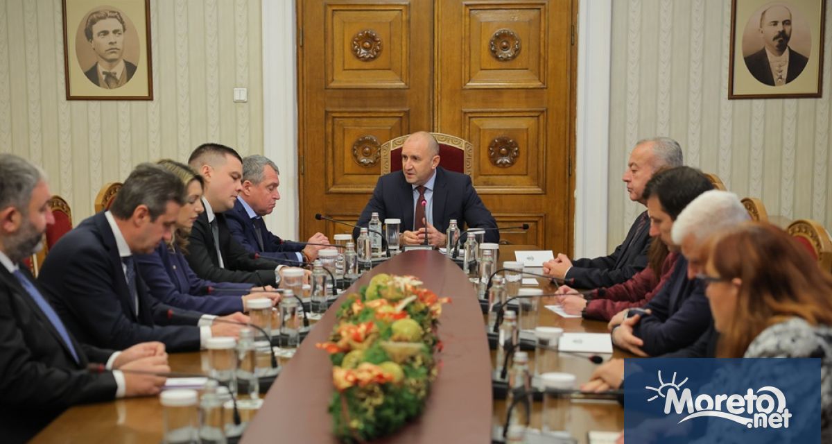 Президентът Румен Радев проведе консултации с представители на парламентарната група