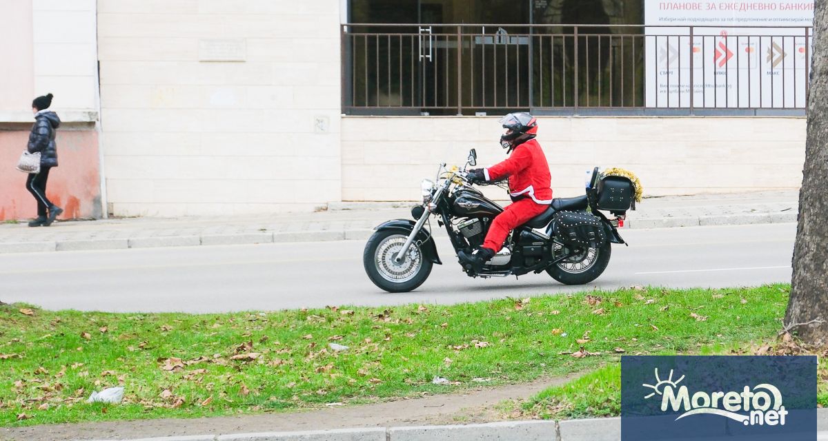 Благотворително коледно мотошествие се проведе днес във Варна в навечерието