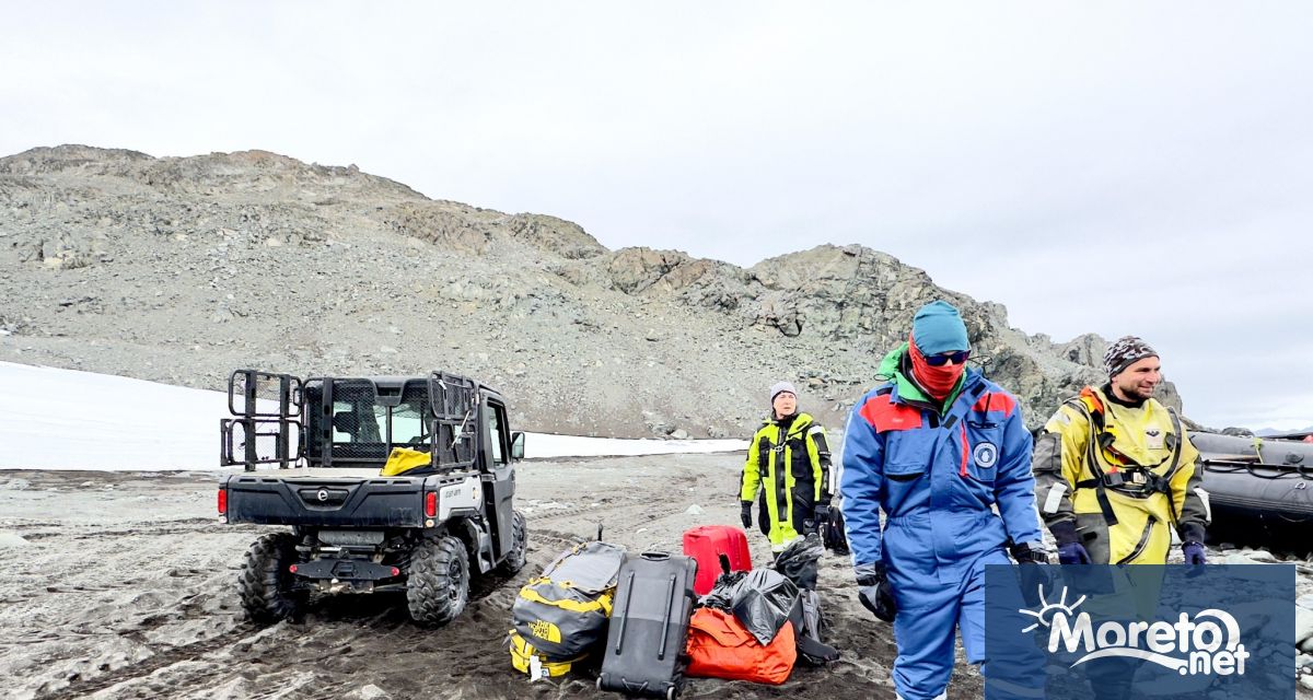 Първата група учени и логистици от 34 тата българска антарктическа